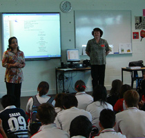 Lina Ali introducing jennifer Phillps at Amaroo School