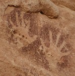 14 Window Ruin - pictographs