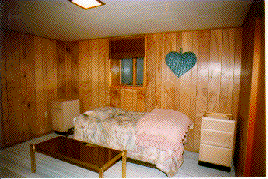 liveinbedroom.GIF (26935 bytes)