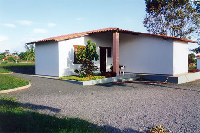 chale3.jpg (65084 bytes)