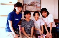 girls21.jpg (9102 bytes)