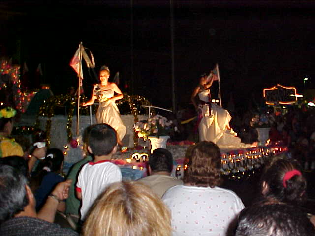 showingshoes.JPG (34297 bytes)