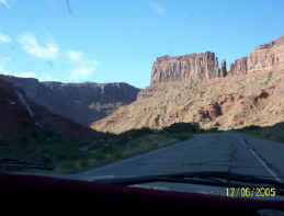 100_1938.jpg (49691 bytes)