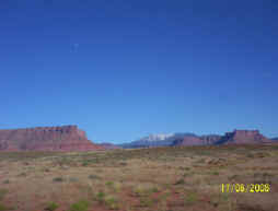 100_1943.jpg (34551 bytes)