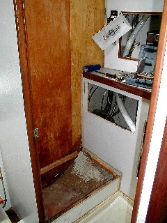 Pedestal topper removed to check bulkhead soundness