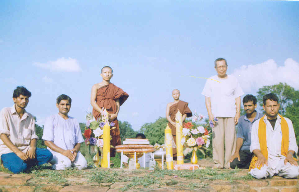 Trai Boja at Wat Jetavana, India. Supported by USA Upasaka, Upasika