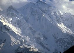 mIMG0029-rakaposhi-avalanche.jpg (10029 Byte)