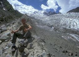 mIMG0030-rakaposhi-glacier-lajos.jpg (14776 Byte)