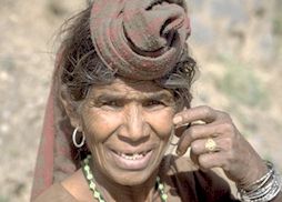 mIMG0063-indian-woman.jpg (11585 Byte)