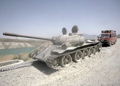 mkIMG0040-tank-and-car-f.jpg (13599 Byte)