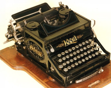 IDEAL A2  introduced 1904, Germany; progenitor of a long line of machines