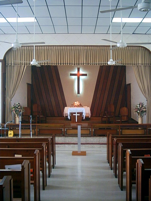 interior iglesia de Caparra
