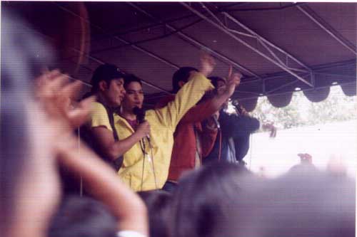 WEEBE Show Di Daerahnya...Serasa Kampanye dech...!!!