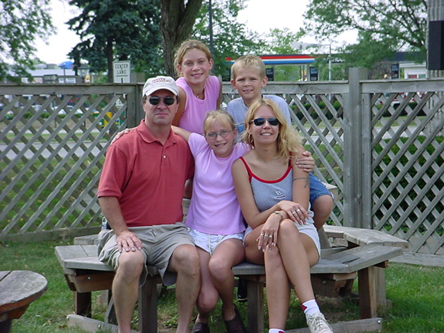 family.JPG - 151718 Bytes