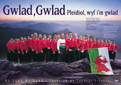 the Wales rugby squad pose on top of Snowdonia before the 1999 rugby World Cup