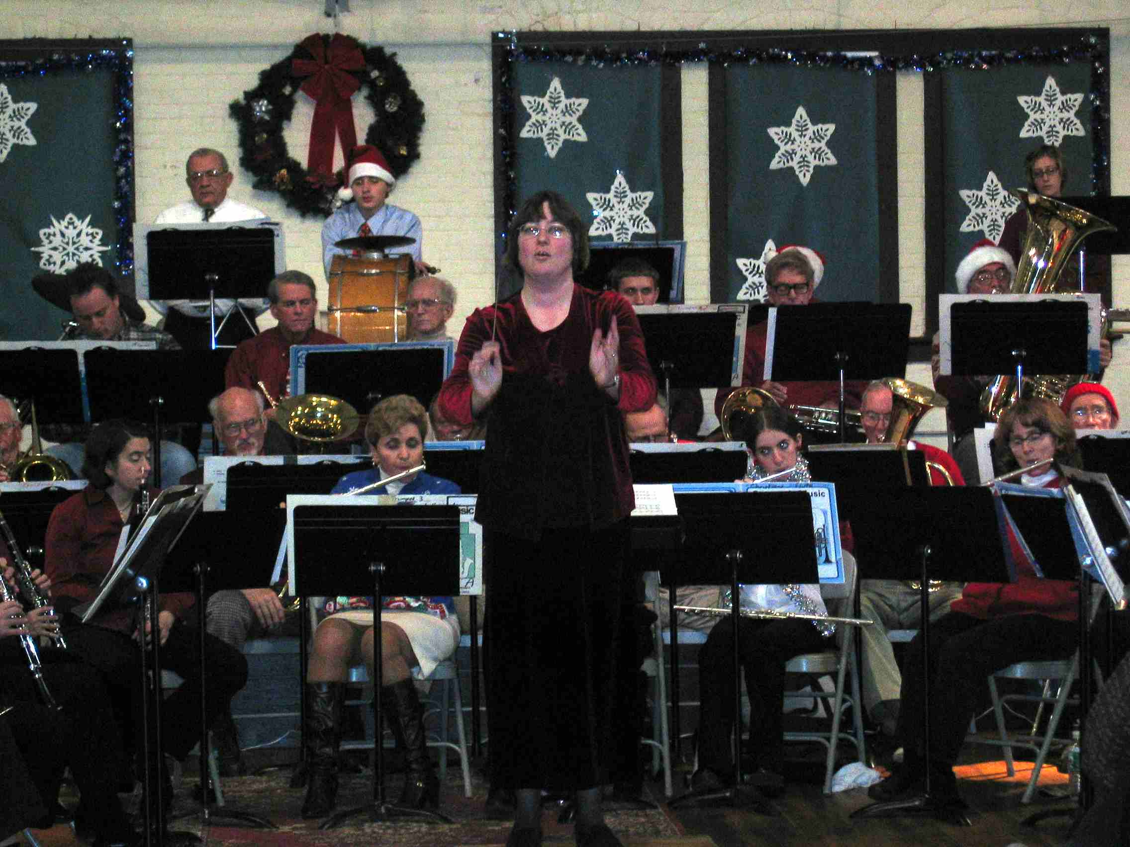Alison Patton Conducts "Christmas Sing-ALong"