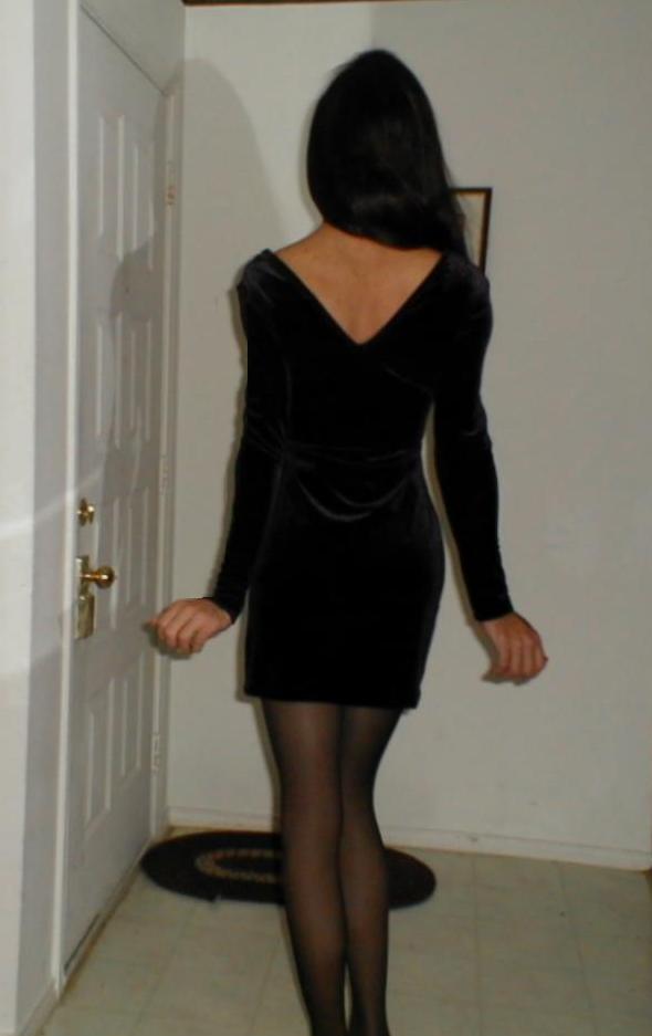 /user/VelvetDress2.jpg
