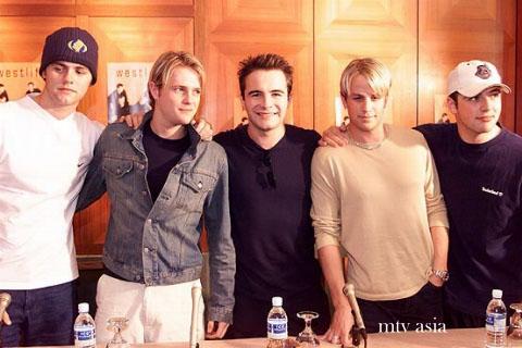 westlife49.jpg (30947 bytes)