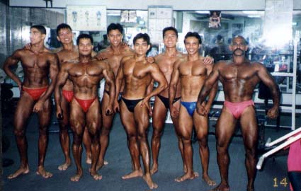 Left to Right (Amit Singh; Tze Yik; Bernard Fernandez; Shaifulizzam; Jaffar; Alan Toh; Sufandi; Sasitharan) 1998 Nationals