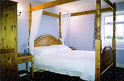 Pulford Room - Four-Poster Bed
