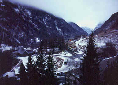 La Grave is located in this beautiful mountain valley of southern France