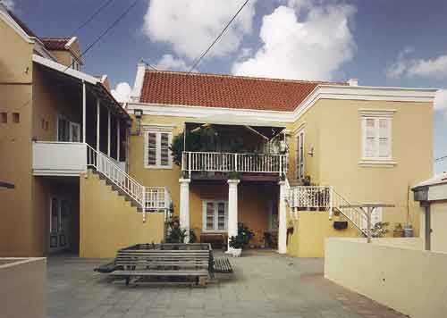Mansion at entrance Alley Area
