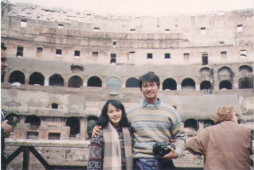 coloseum1.jpg (29791 bytes)