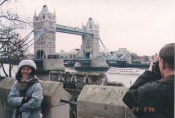 londonbridge.jpg (25803 bytes)
