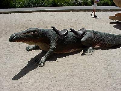 DINO213.JPG