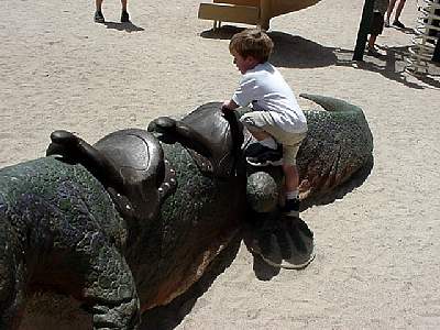 DINO218.JPG