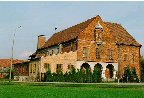Byly klasztor karmelitanek. W oddali z prawej strony jeden z budynkow KL Auschwitz