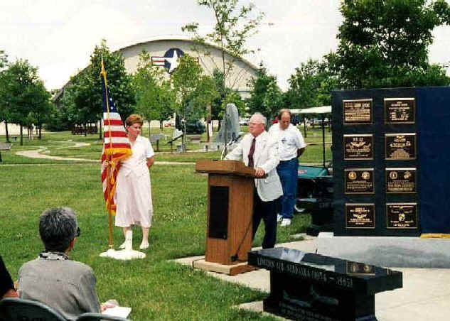 pres1.jpg (70112 bytes)