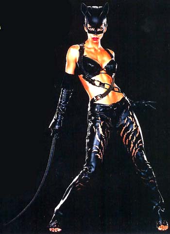 Halle Berry - sexy catwoman whith the bullwhip