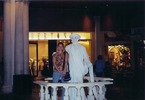 18_Cheri_with_Living_Statue_at_The_Venetian