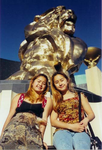 26_Jen_Cheri_at_MGM_Grand