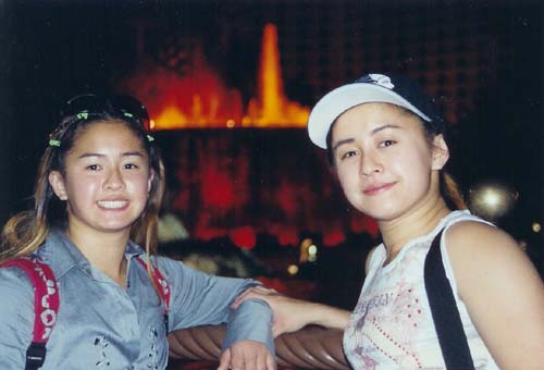 53_Jen_Cheri_volcano_at_The_Mirage