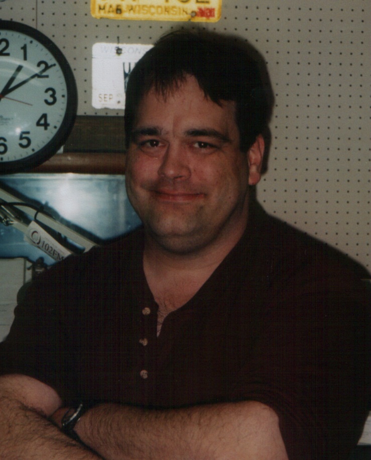 JIM SAUNDERS....Mornings from 5 to 10 on Q 102 FM
