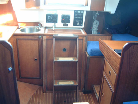 01companionway_01