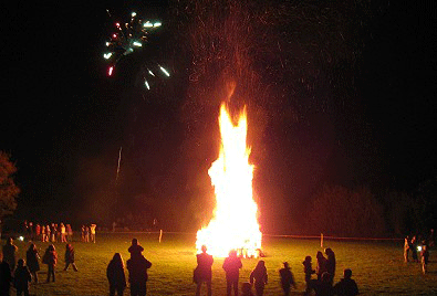 Every year people build  bonfires on hilltops all over Cornwall in the south-west of England .These fires are a celebration of summer and they are lit on the night after the summer Solstice (on 22 June ).The ceremony isn`t  performed in English ,it is performed in Cornish an old Celtic language.