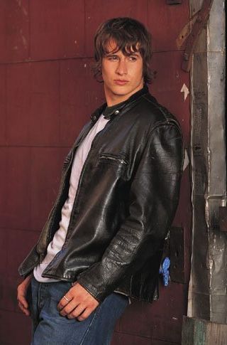 BrendanFehr3.jpg (25636 bytes)