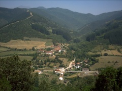 Fotografia de ../graf/pueblos/pueblos-med/aliezo-001.jpg