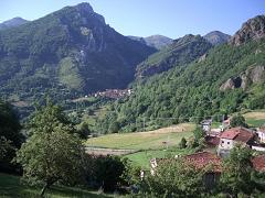 Fotografia de ../graf/pueblos/pueblos-med/cucayo-001.jpg
