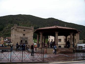 Potes plaza central