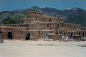 Taos_pueblo_mini.jpg (7922 bytes)