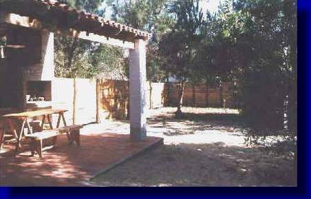 Patio y parrillero