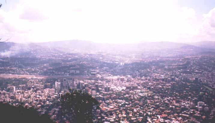 Caracas vista desde el camino a Toma de Quintero