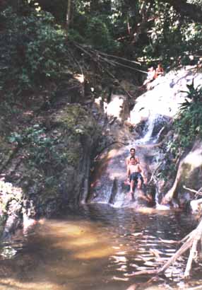 Disfrutando el tobogn de piedra