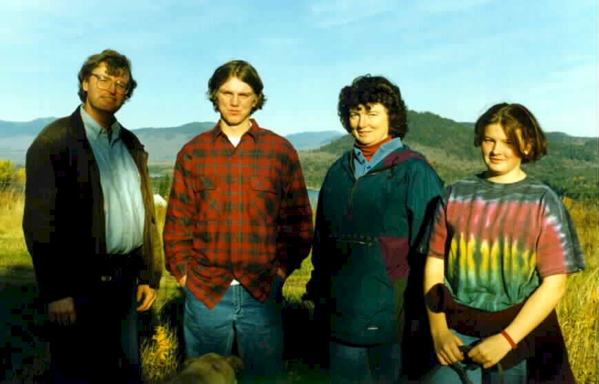 family.jpg (36976 bytes)
