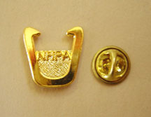 Jewelry: Pin w/letters