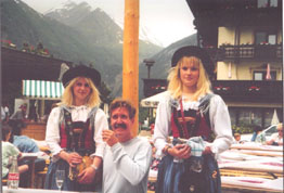 mpolgrls.jpg (25024 bytes)